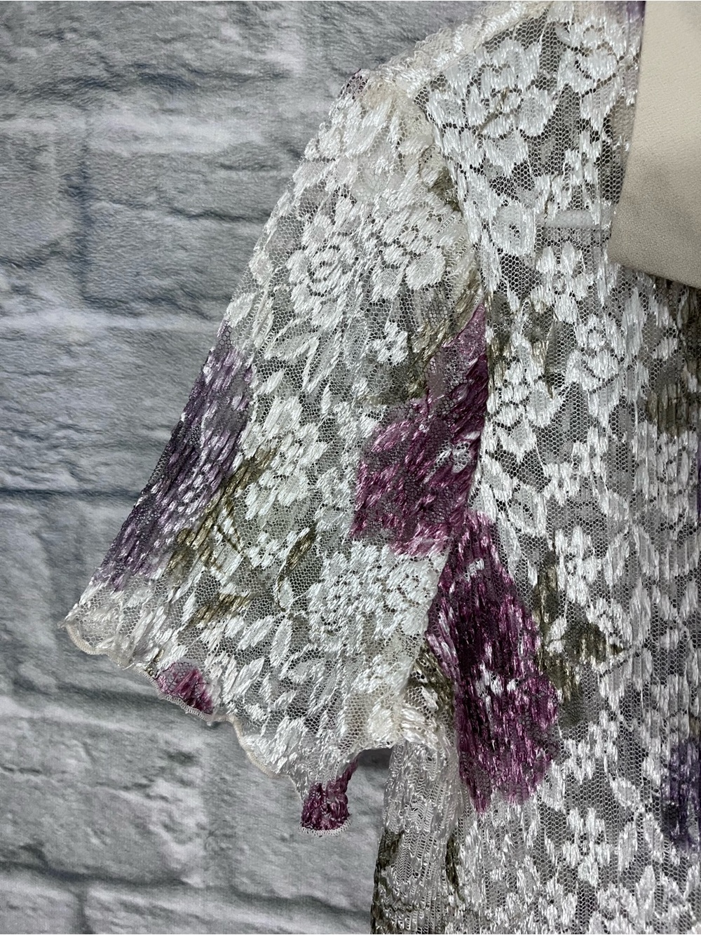 VTG 80’s 90’s Floral Sheer Lace Button Front Collared Lettuce Hem Crop Top - 8P - Picture 12 of 16